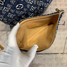Premium Women's Shoulder Bag - Designer Luxury Fashion Accessory - NM5238