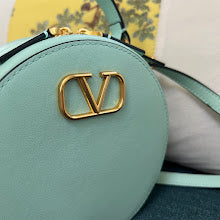 Luxury Iconic Crossbody Bag - Women's Elegant Designer Fashion - NM3007