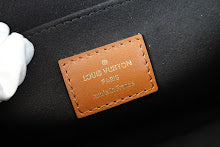 Luxury Structured Shoulder Bag - Women's Premium Designer Fashion - NM4562