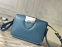 Luxury Monogram Shoulder Bag - Women's Elegant Designer Fashion - NM4184