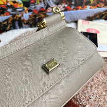 Chic Women's Designer Tote - Luxury Premium Handbag Style - NM6759