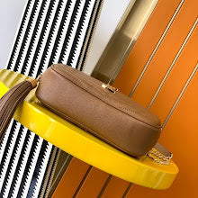 Luxury Iconic Crossbody Bag - Women's Elegant Designer Fashion - NM3707