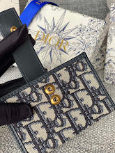 Chic Women's Crossbody Handbag - Luxury Premium Designer Style - NM7340