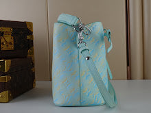 Luxury Iconic Crossbody Bag - Women's Elegant Designer Fashion - NM4724