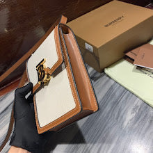 Luxury Signature Top Handle Bag - Elegant Women's Designer Handbag - NM5546