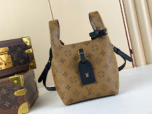 Luxury Signature Top Handle Bag - Elegant Women's Designer Handbag - NM4465