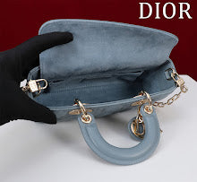 Designer Iconic Shoulder Bag - Luxury Women's Premium Fashion - NM7412