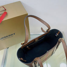 New Chic Women's Crossbody Handbag - Luxury Premium Designer Style - NM5716