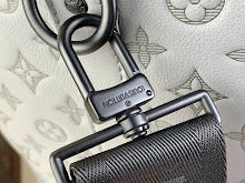 Luxury Signature Top Handle Bag - Elegant Women's Designer Handbag - NM4753