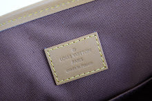 Luxury Iconic Crossbody Bag - Women's Elegant Designer Fashion - NM4326