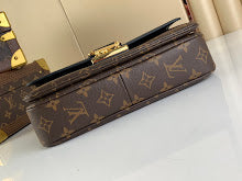 Luxury Structured Shoulder Bag - Women's Premium Designer Fashion - NM4745
