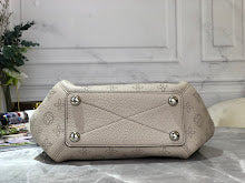 Chic Women's Shoulder Handbag - Luxury Premium Designer Style - NM4311