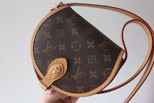 Luxury Monogram Shoulder Bag - Women's Elegant Designer Fashion - NM4252