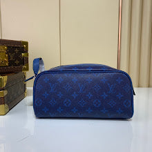 Premium Women's Crossbody Bag - Luxury Designer Fashion Accessory - NM4399