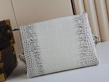 Luxury Iconic Crossbody Bag - Women's Elegant Designer Fashion - NM5167