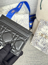 Luxury Iconic Crossbody Bag - Women's Elegant Designer Fashion - NM7327