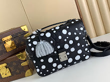 Designer Iconic Shoulder Bag - Luxury Women's Premium Fashion - NM4625