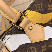 Luxury Monogram Shoulder Bag - Women's Elegant Designer Fashion - NM5047