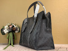 Chic Designer Shoulder Handbag - Premium Luxury Women's Style - NM5001