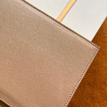 Luxury Iconic Crossbody Bag - Women's Elegant Designer Fashion - NM3229