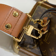 Premium Signature Crossbody - Chic Women's Luxury Designer Bag - NM5340