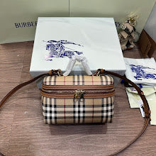 Premium Signature Crossbody - Chic Women's Luxury Designer Bag - NM5530