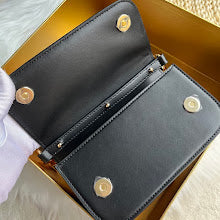 Luxury Iconic Crossbody Bag - Women's Elegant Designer Fashion - NM7070