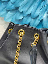 Premium Women's Shoulder Bag - Designer Luxury Fashion Accessory - NM3265