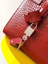 Luxury Signature Top Handle Bag - Elegant Women's Designer Handbag - NM3485