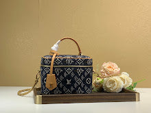 Luxury Monogram Shoulder Bag - Women's Elegant Designer Fashion - NM5440