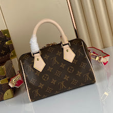 Premium Signature Crossbody - Chic Women's Luxury Designer Bag - NM4828