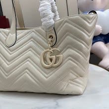 Chic Women's Designer Tote - Luxury Premium Handbag Style - NM4054