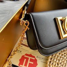 Luxury Iconic Crossbody Bag - Women's Elegant Designer Fashion - NM7070