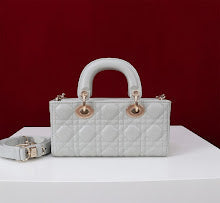 Chic Designer Tote Handbag - Luxury Premium Women's Fashion Bag - NM7366