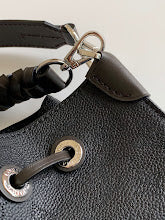 Designer Iconic Tote Handbag - Premium Luxury Women's Fashion - NM4195