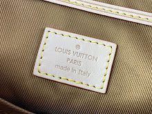 Premium Women's Crossbody Bag - Luxury Designer Fashion Accessory - NM4438