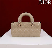 Premium Signature Crossbody - Chic Women's Luxury Designer Bag - NM7590