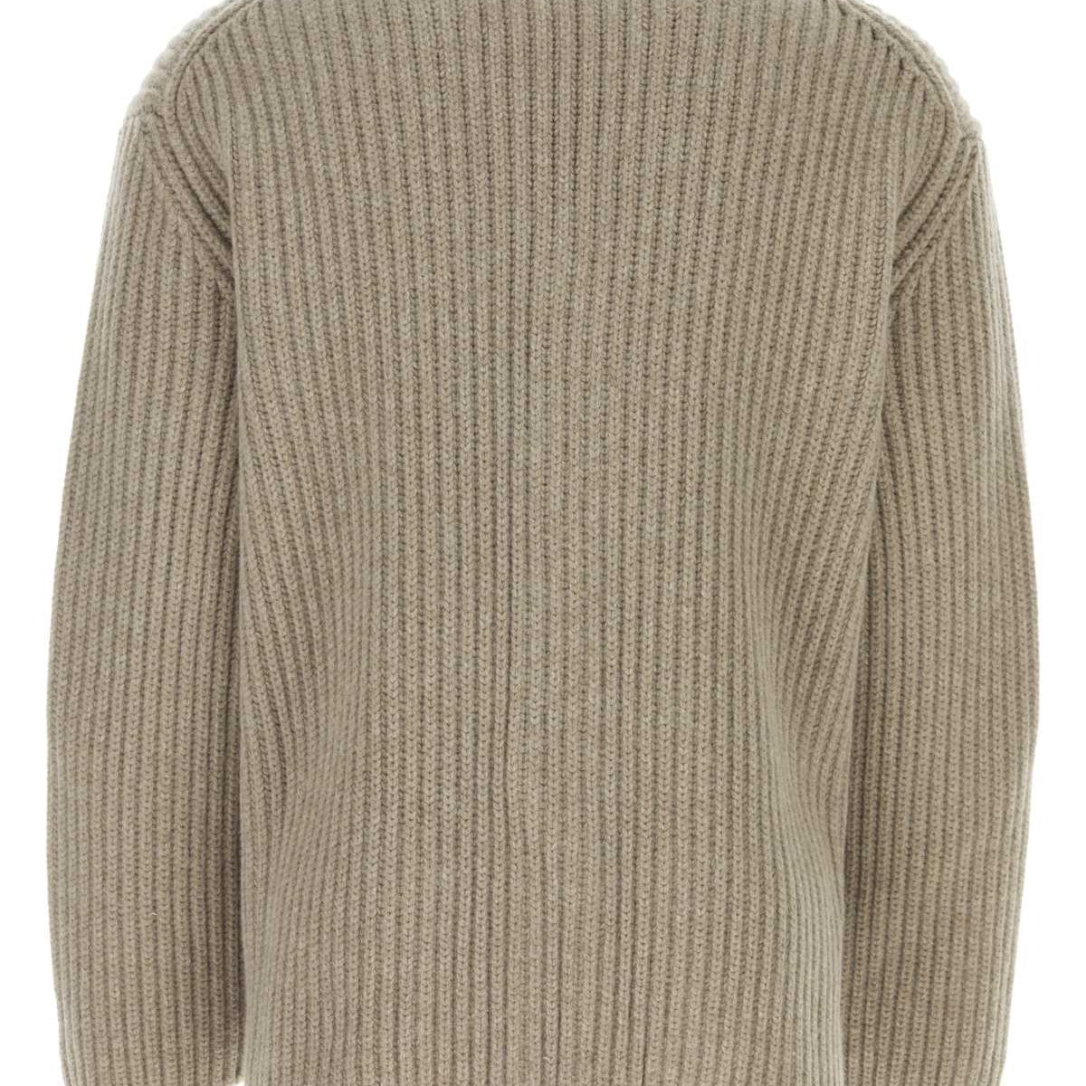 Bottega Veneta premium sweaters & pullovers detail and craftsmanship close-up