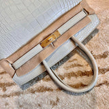  statement everyday bag detail view showing craftsmanship 8