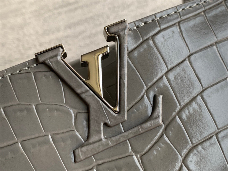  crossbody bag close-up of hardware and finish 41