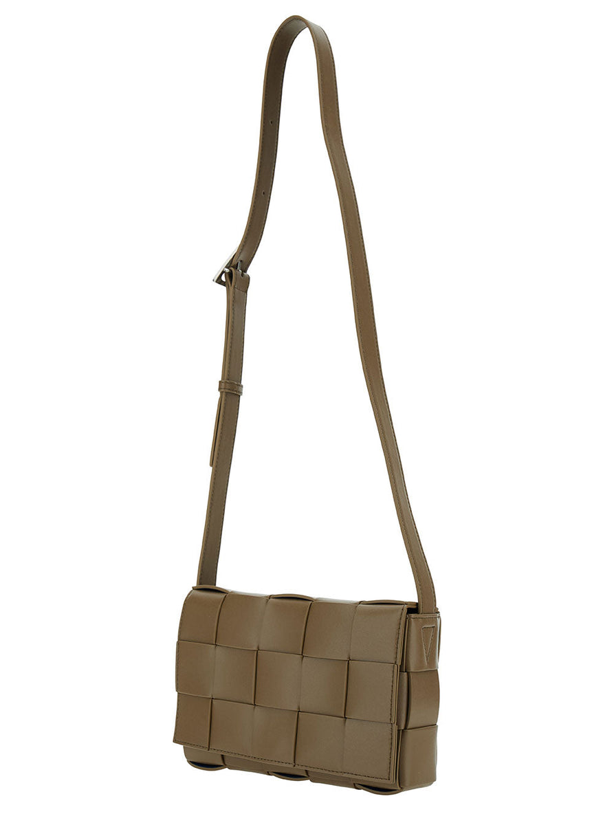 Bottega Veneta Bags? Bottega Veneta Men 'Medium Casette' Brown Crossbody Vag With Intreccio Motif In Leather Man Elegant Everyday Designer Handbag