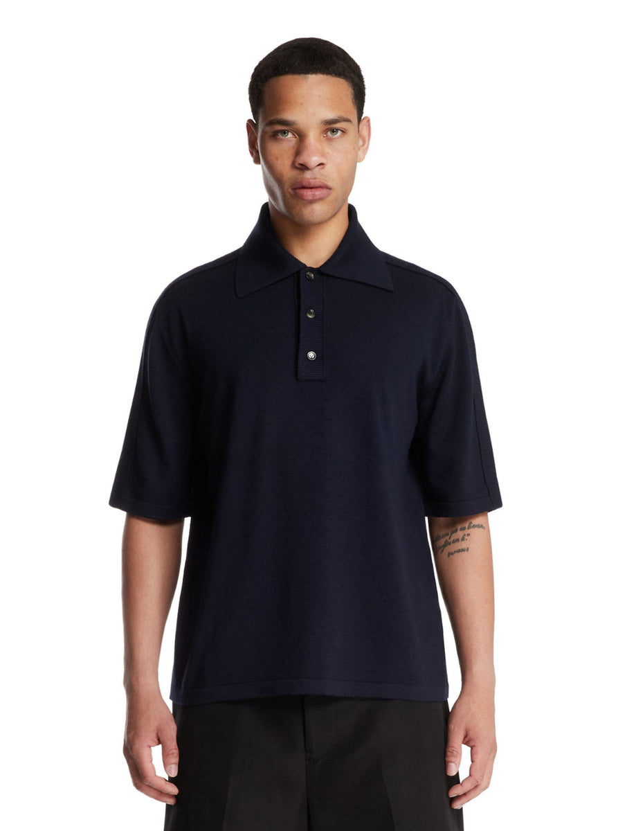 Close-up of Bottega Veneta tee shirts hardware and fine stitching