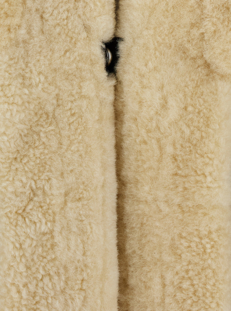 Bottega Veneta Jackets? Bottega Veneta Women Brown Shearling Coat With Front Button Closure And Side Pockets In Leather Woman Stylish Everyday Designer Outerwear