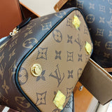 structured bag interior and compartment view