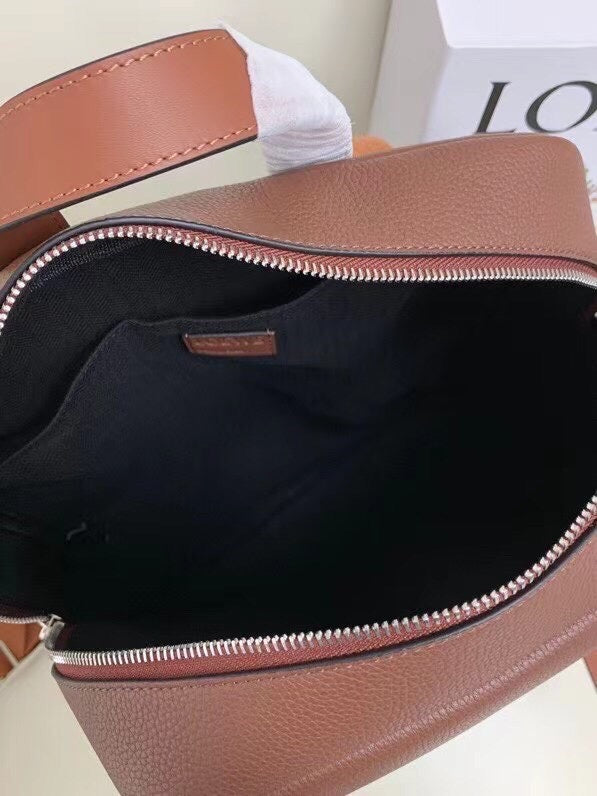 Ziva's Charm handbag – lifestyle view (39cm*28cm*11cm)
