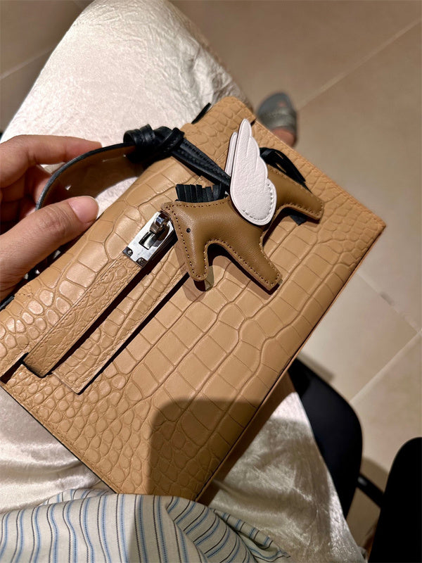  handbag close-up of hardware and finish