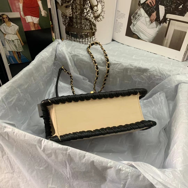  women's handbag, mid design, view 3