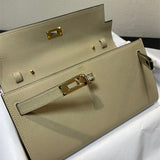  carryall bag close-up of hardware and finish 35