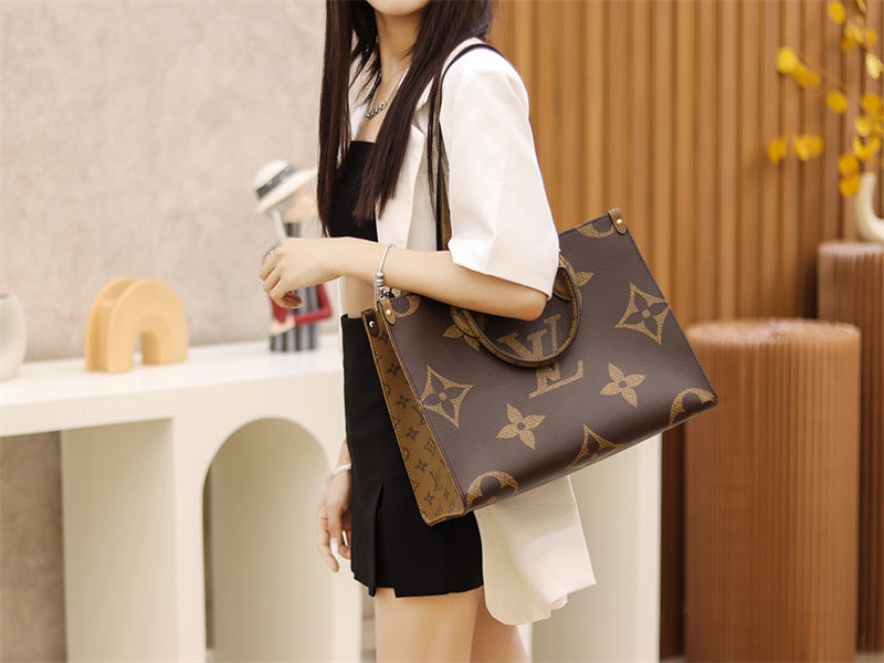  Tailored crossbody bag front view 43