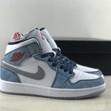 Nike Casual sneakers in classic monochrome retro runner design front view